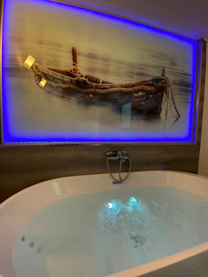 Gleis 2, Waggon Mit Ofen, Optional Mit Whirlpool Und Sauna Dahlem  Kültér fotó